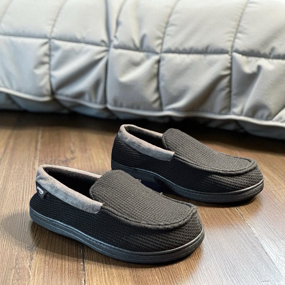 New Men's HomeTop Black/Grey Memory Foam House Slippers - Size 11